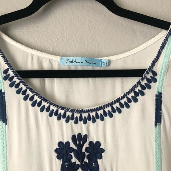 Solitaire Swim white tunic with two tone embroidered floral front - Picture 3 of 8